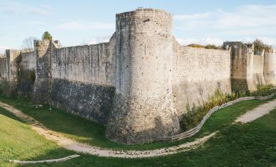 Les remparts de la ville de Provins