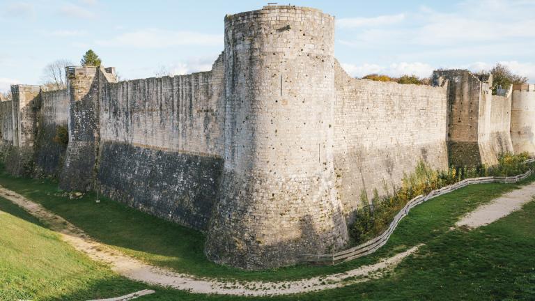 Les remparts de la ville de Provins